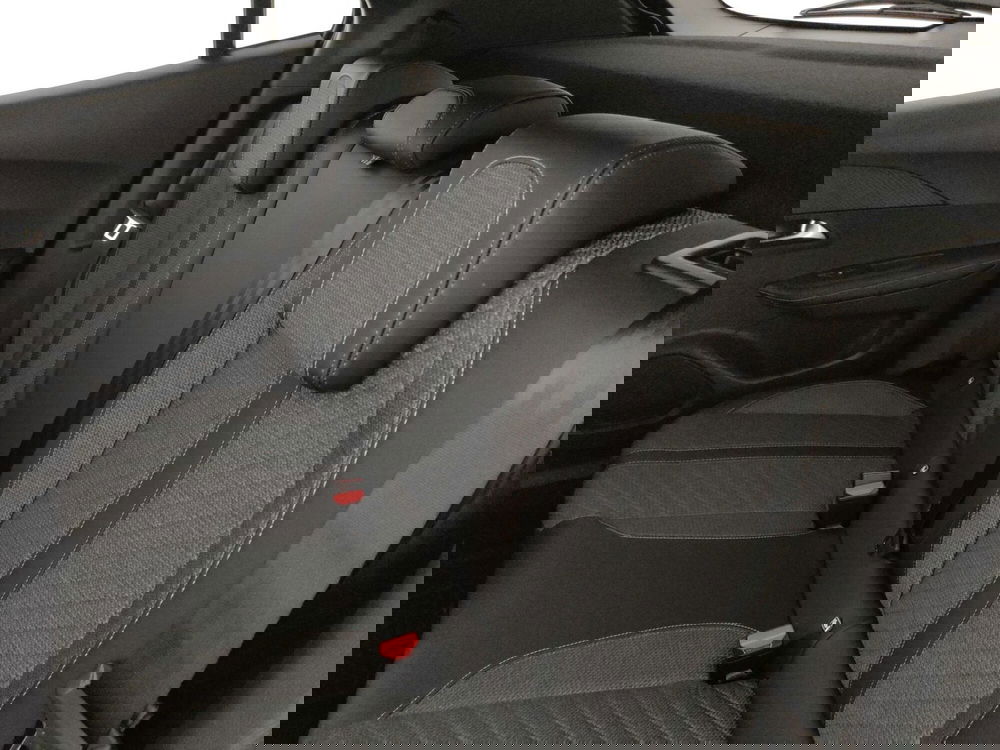 Peugeot 2008 nuova a Caserta (10)