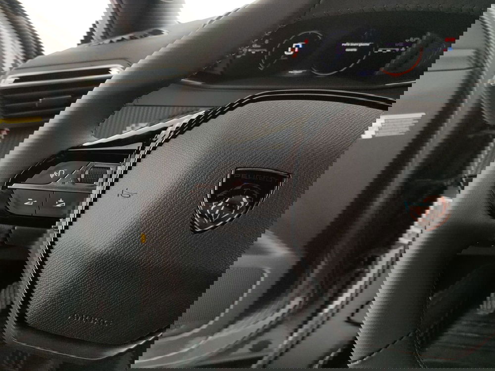 Peugeot 2008 nuova a Caserta (15)