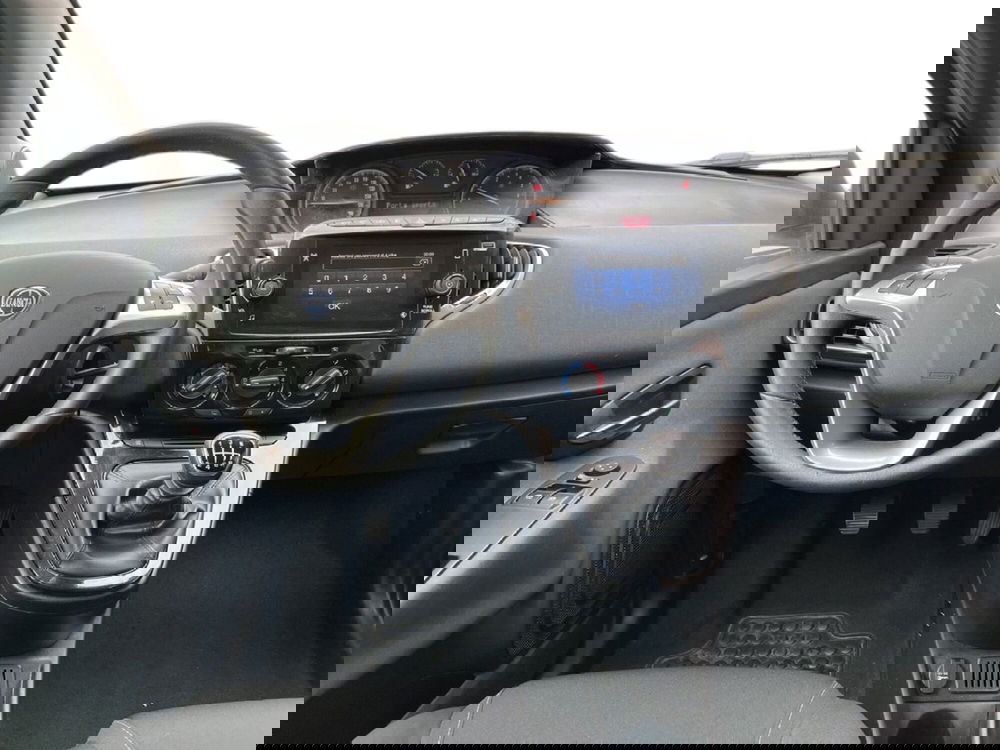 Lancia Ypsilon usata a Torino (10)