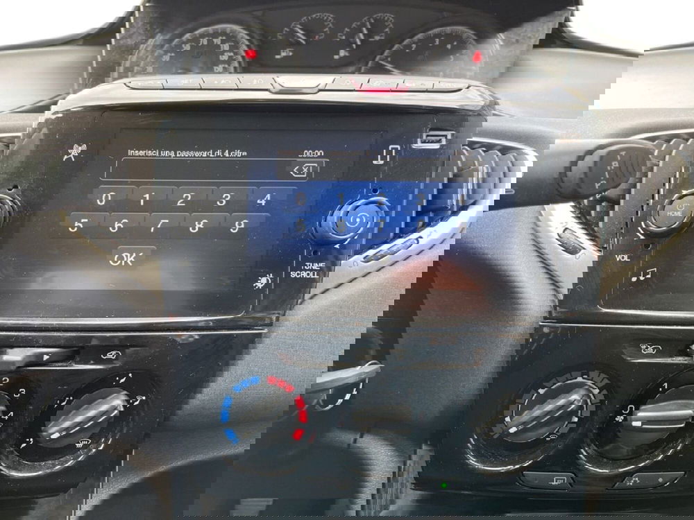 Lancia Ypsilon usata a Torino (13)