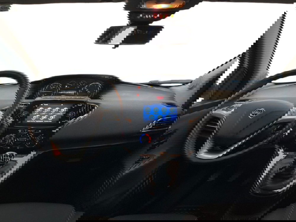 Lancia Ypsilon usata a Torino (10)