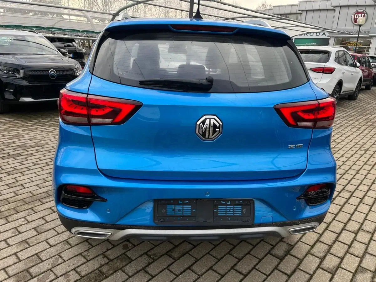 Mg ZS (2021-->) usata a Milano (10)