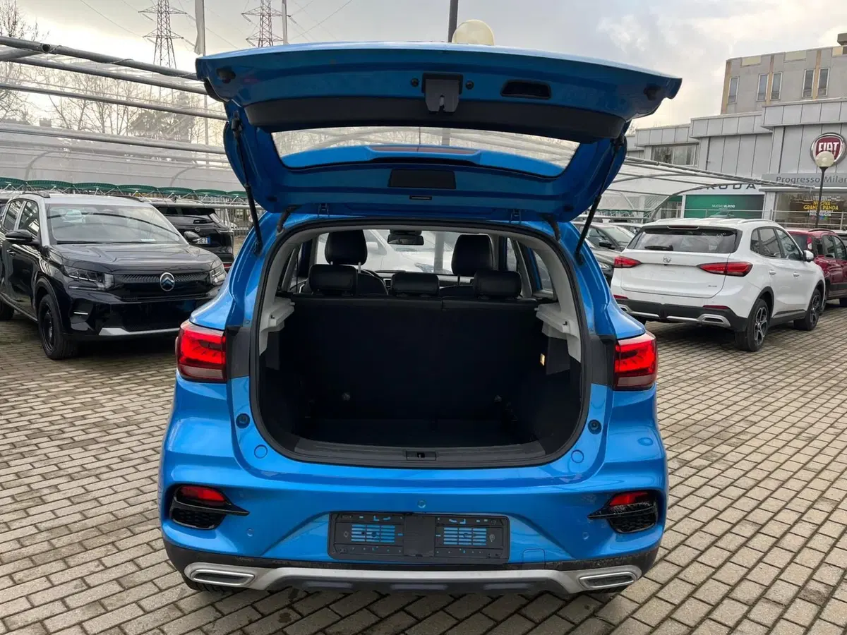 Mg ZS (2021-->) usata a Milano (11)