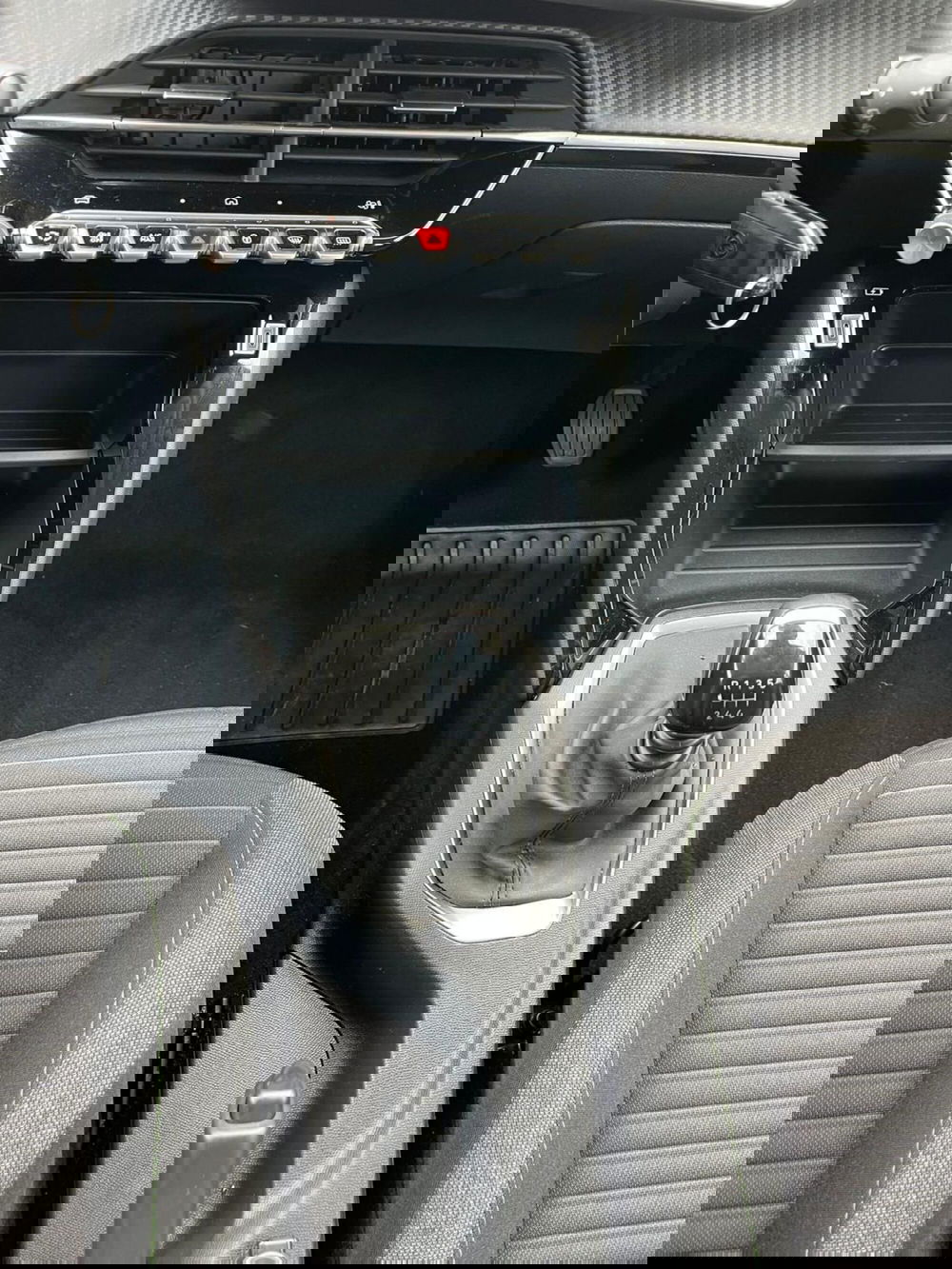 Peugeot 208 usata a Milano (19)