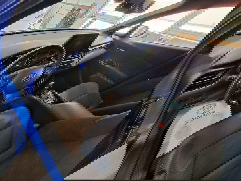 Toyota Toyota C-HR usata a Cagliari (9)