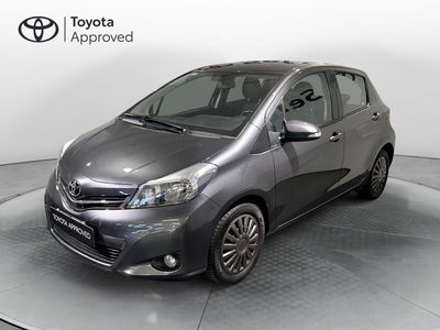 Toyota Yaris 1.3 5 porte Lounge del 2013 usata a Milano