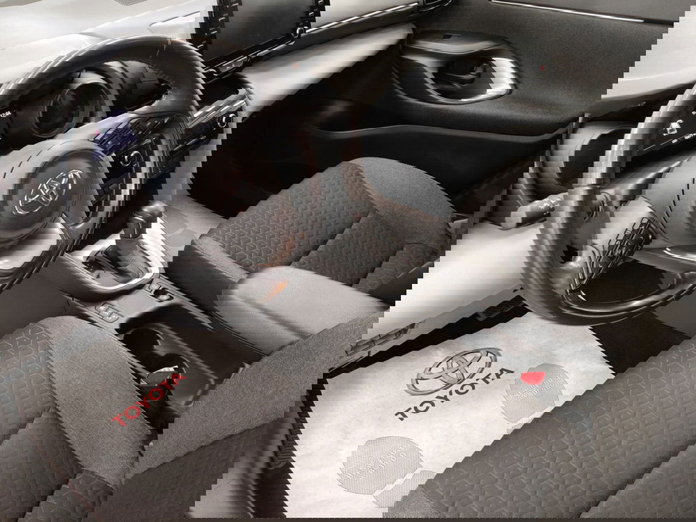 Toyota Yaris Cross usata a Frosinone (12)