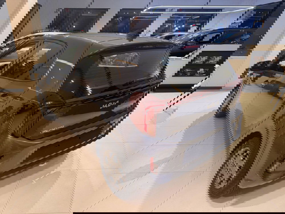 Kia Picanto nuova a La Spezia (5)