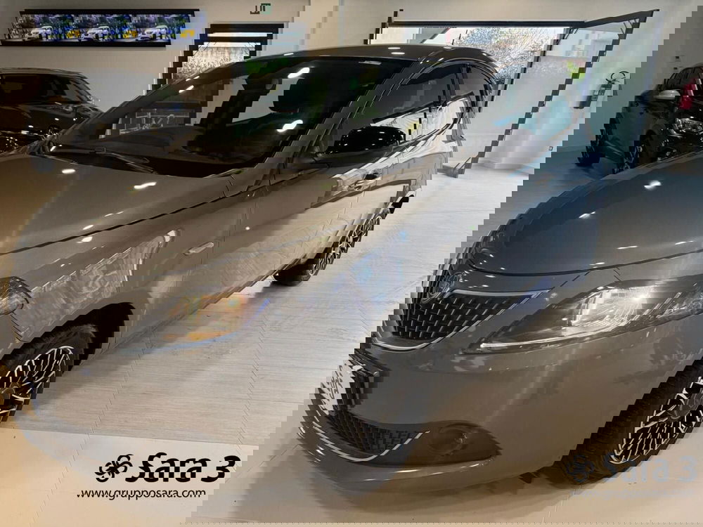 Lancia Ypsilon usata a Benevento (2)