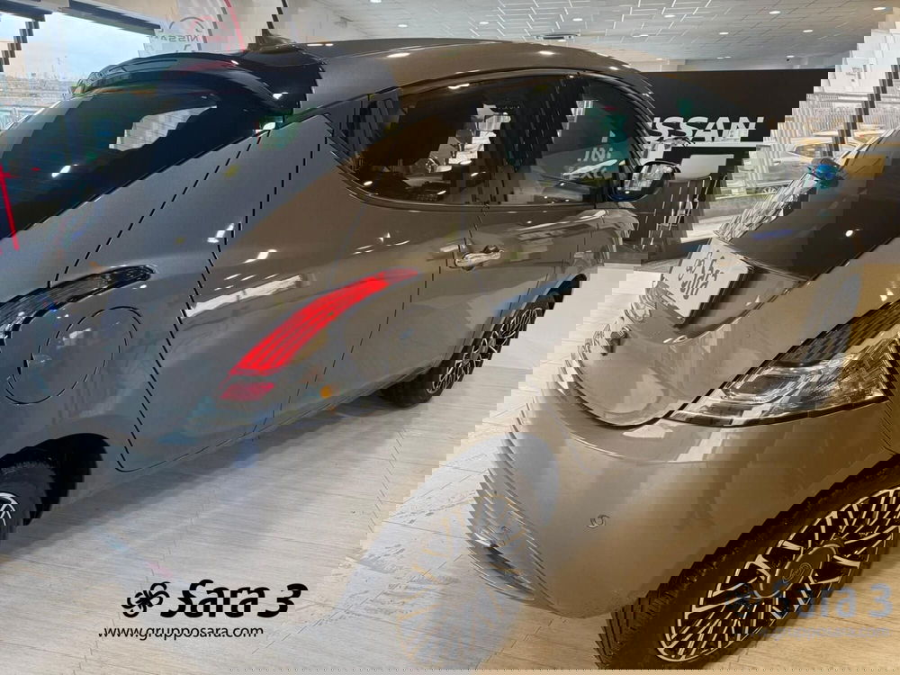 Lancia Ypsilon usata a Benevento (7)