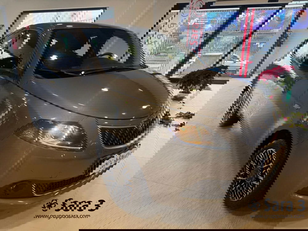 Lancia Ypsilon usata a Benevento (8)