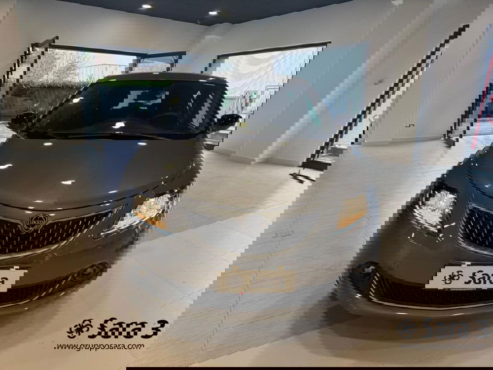 Lancia Ypsilon usata a Benevento