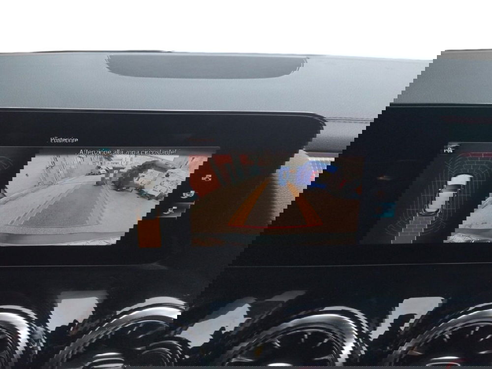 Mercedes-Benz EQA usata a Pescara (9)