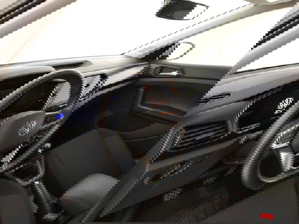 Volkswagen T-Cross usata a Massa-Carrara (8)