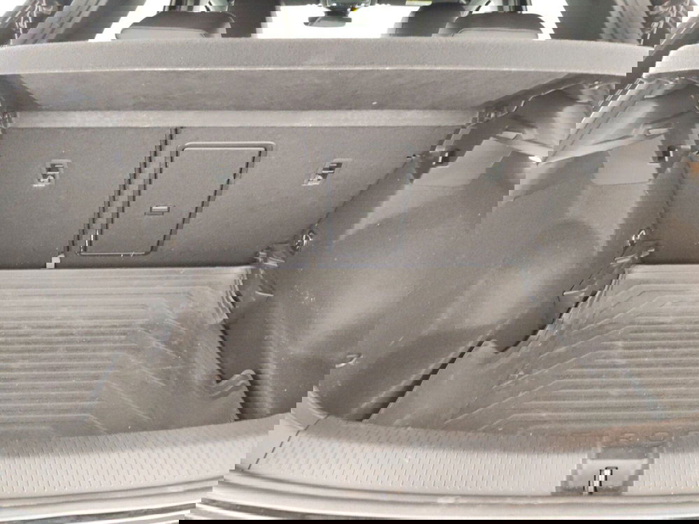 Volkswagen T-Roc usata a Massa-Carrara (16)