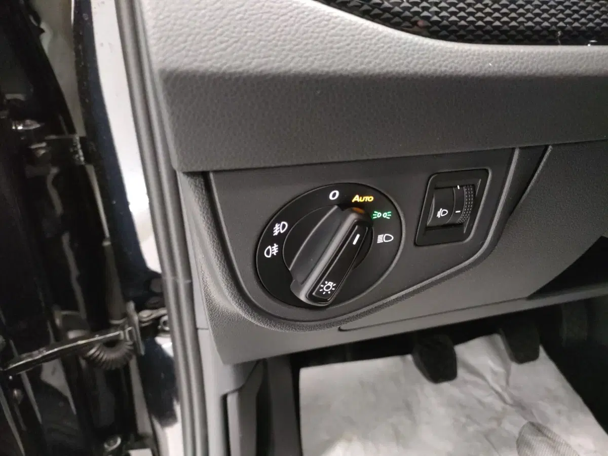 Volkswagen Taigo nuova a Bologna (10)