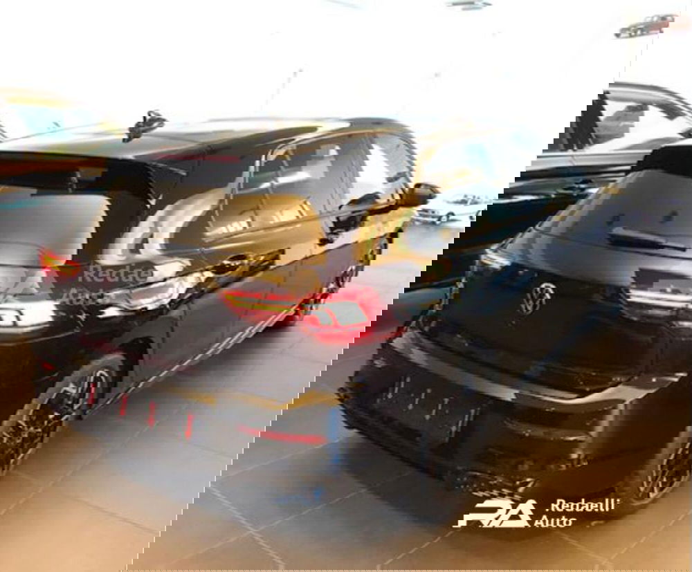 Volkswagen Golf nuova a Lecco (4)