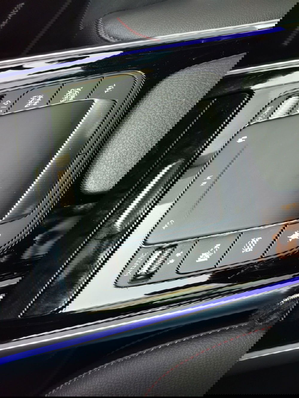 Mercedes-Benz EQA usata a Modena (13)