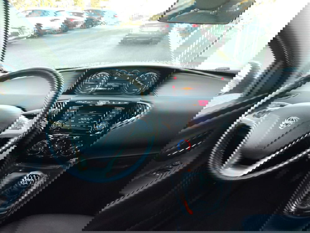 Lancia Ypsilon usata a Modena (7)