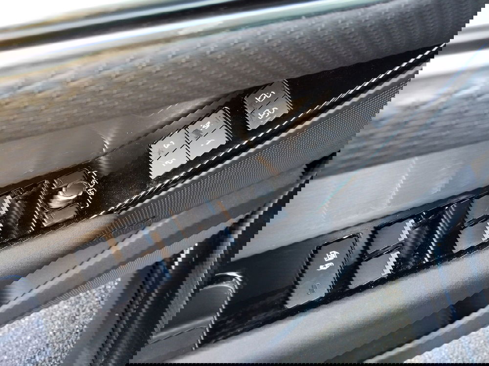 Land Rover Range Rover Velar usata a Modena (16)