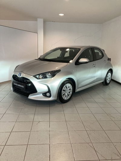 Toyota Yaris 1.5 Hybrid 5 porte Energy del 2021 usata a Barletta