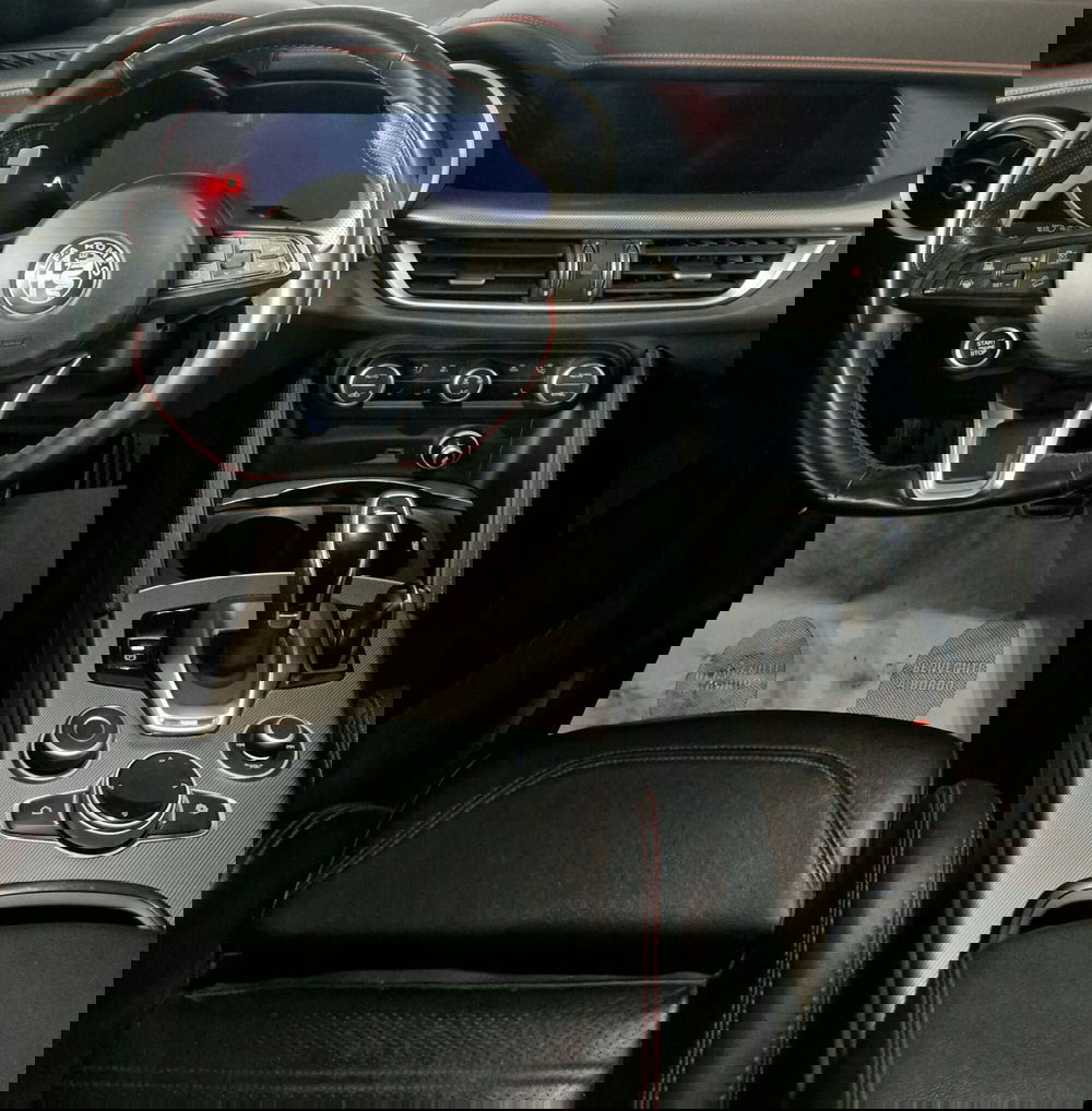 Alfa Romeo Stelvio usata a Terni (11)