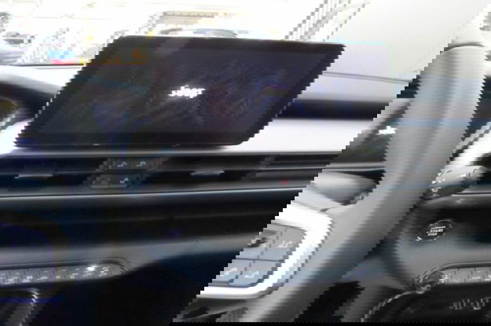 Jeep Avenger usata a Milano (8)