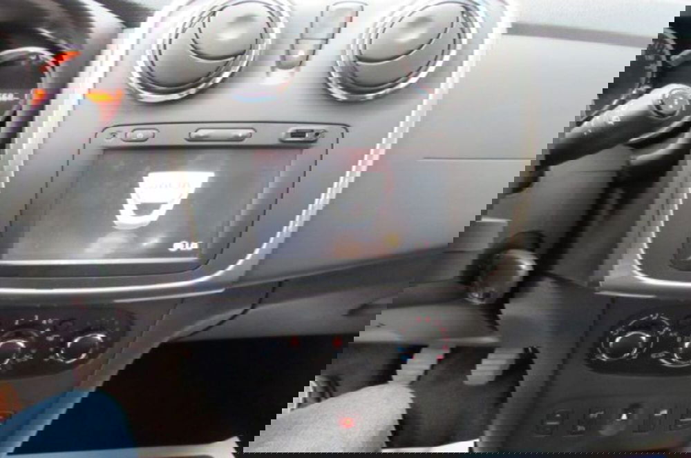 Dacia Sandero usata a Milano (8)