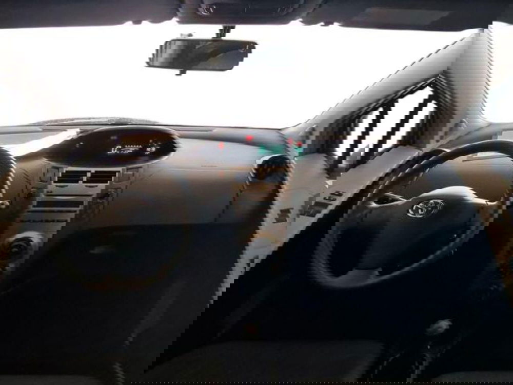 Toyota Yaris usata a Salerno (12)