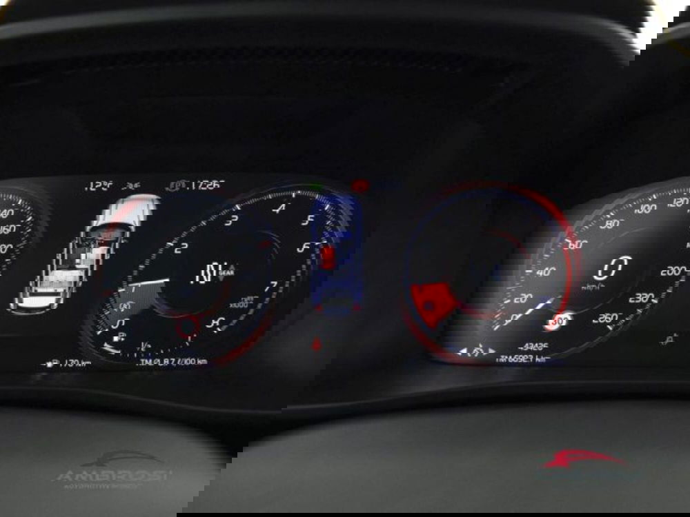 Volvo XC40 usata a Perugia (13)