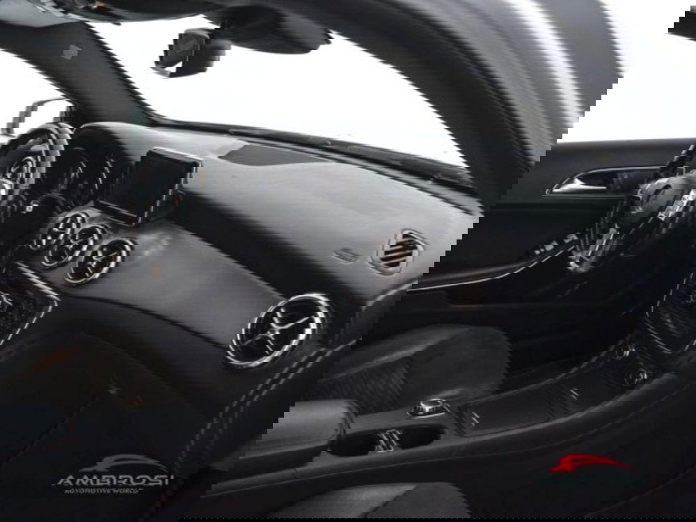 Mercedes-Benz GLA SUV usata a Perugia (12)