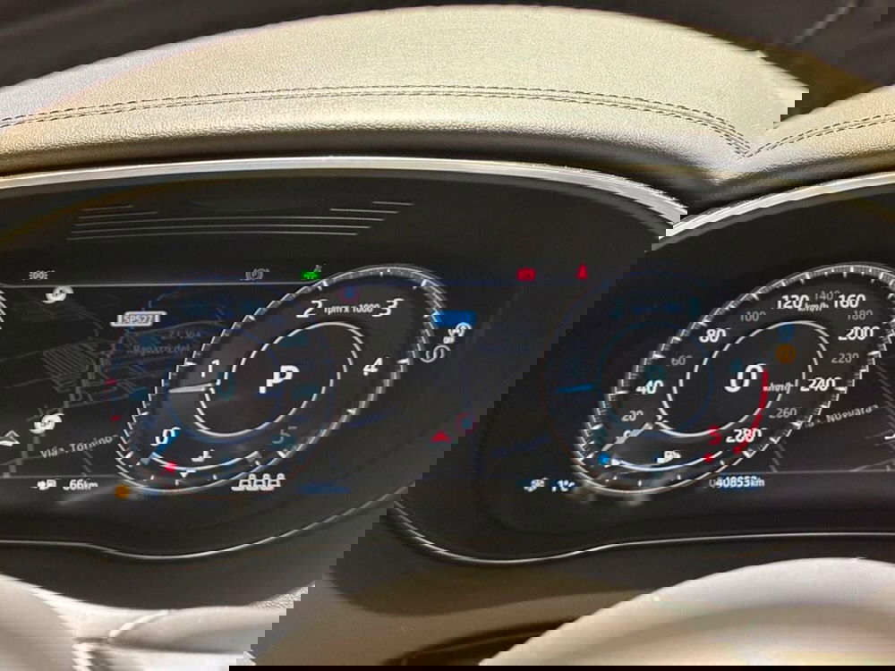 Jaguar E-Pace usata a Varese (9)