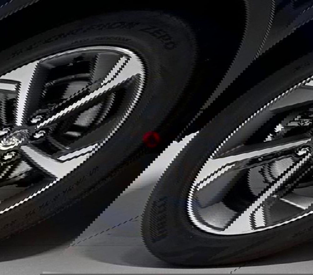 Jaguar E-Pace usata a Varese (8)