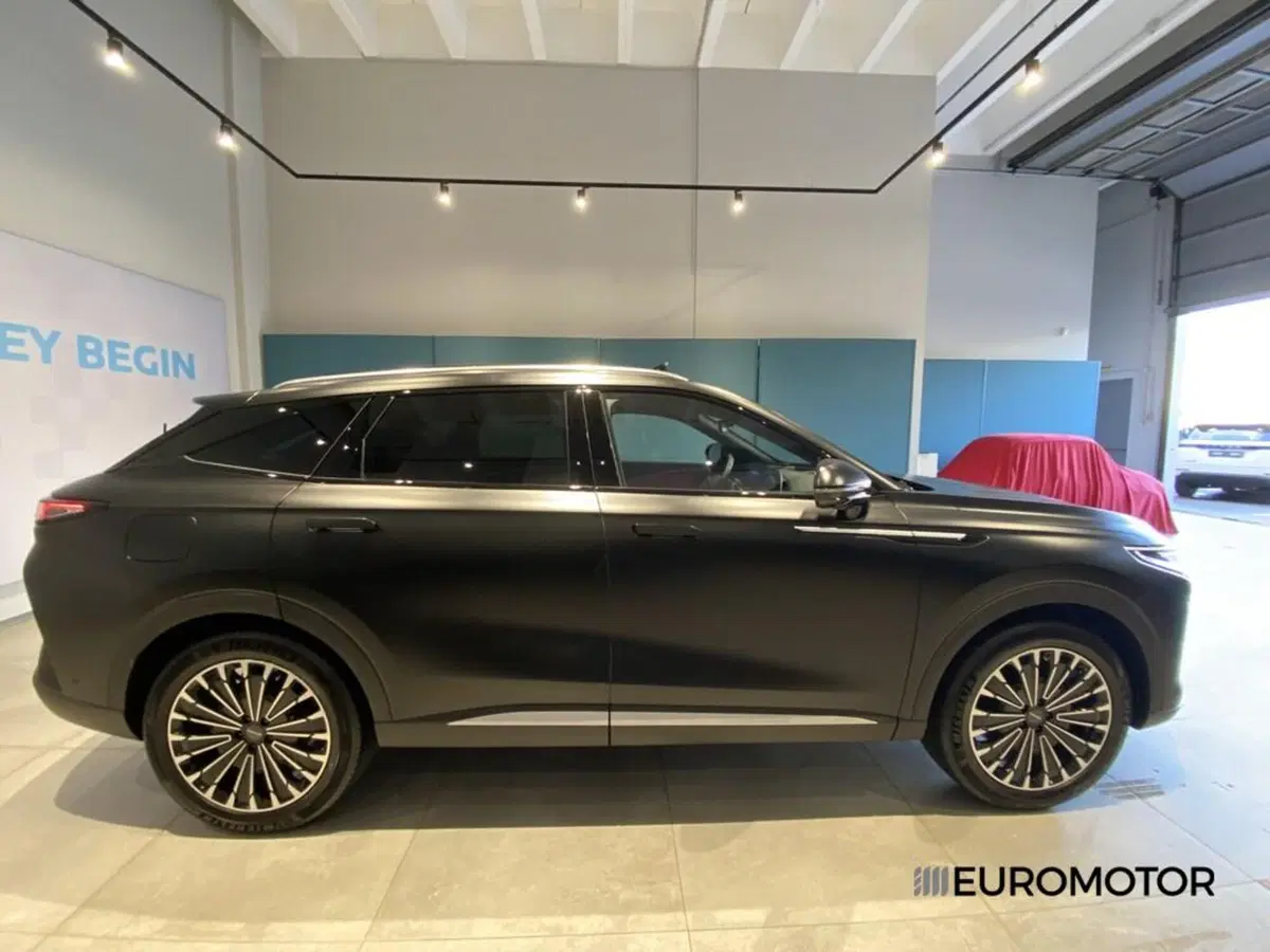 Omoda Omoda 9 SHS-P nuova a Bari (6)