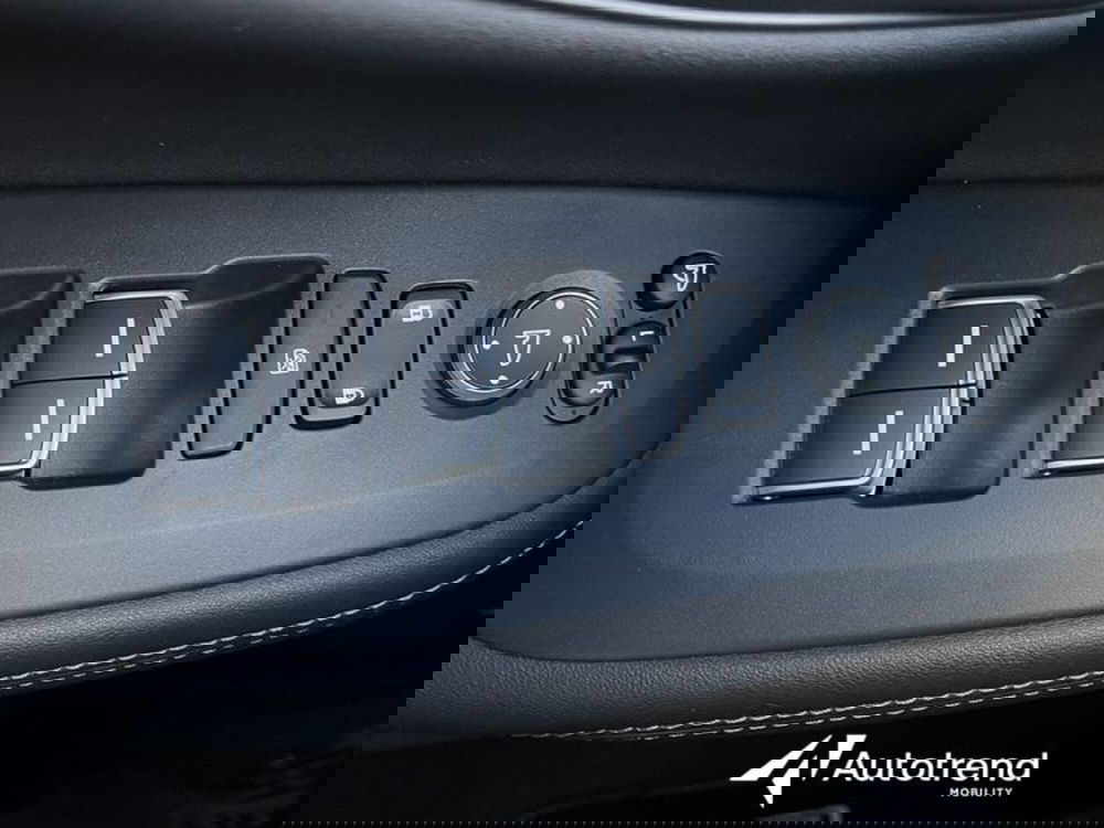 Honda ZR-V usata a Lecce (17)