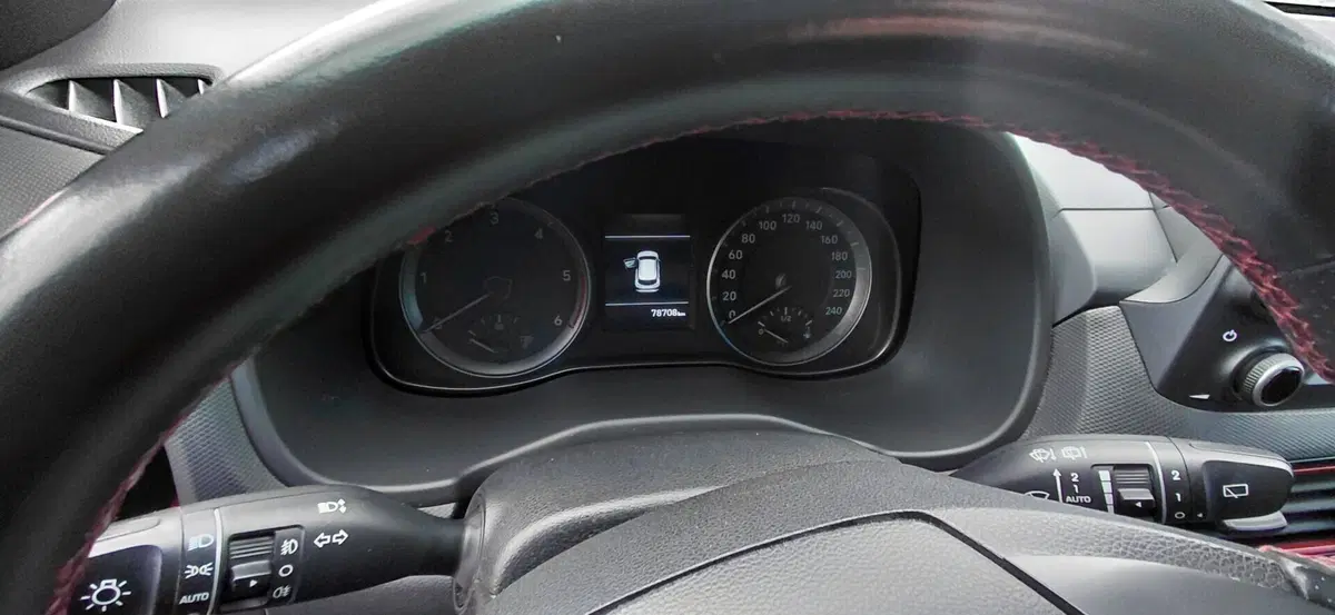 Hyundai Kona usata a Cosenza (13)