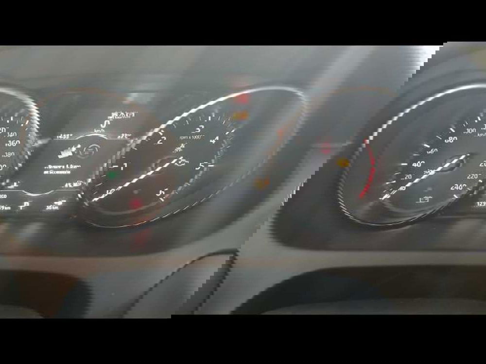 Land Rover Discovery Sport usata a Lecce (17)