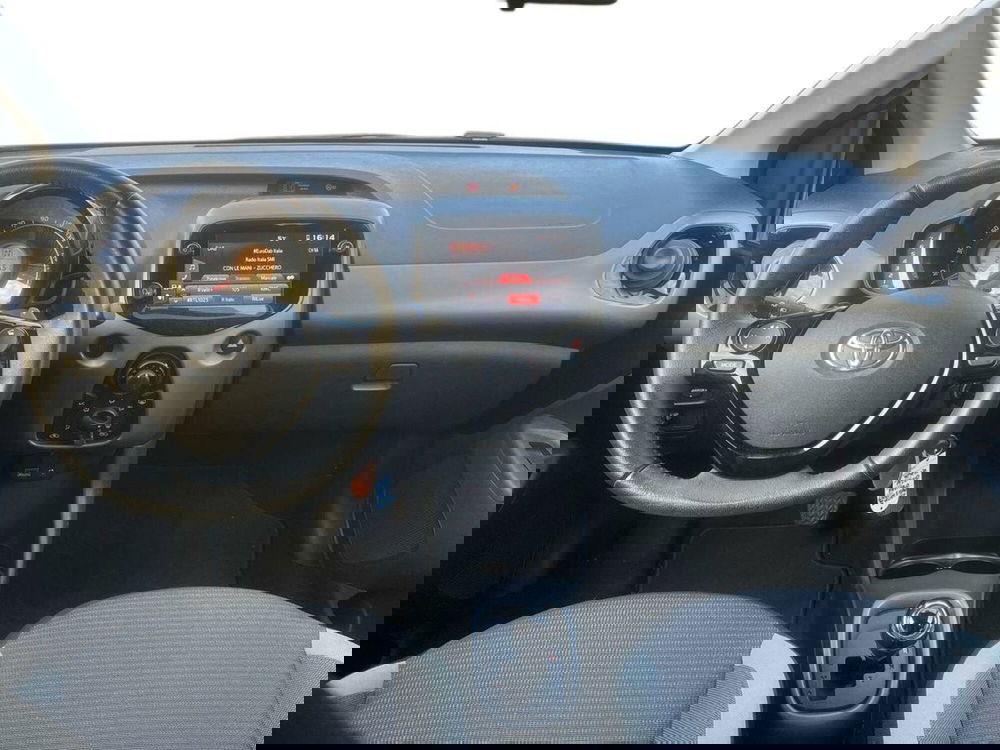 Toyota Aygo usata a Lecco (8)