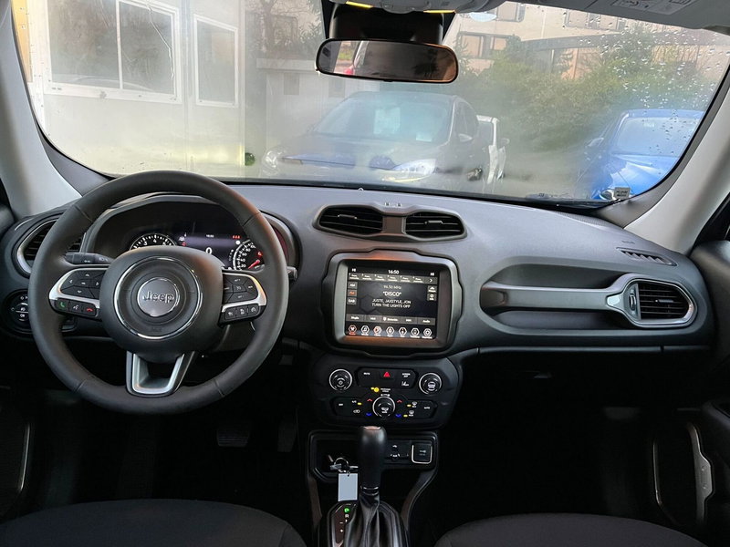 Jeep Renegade usata a Milano (17)