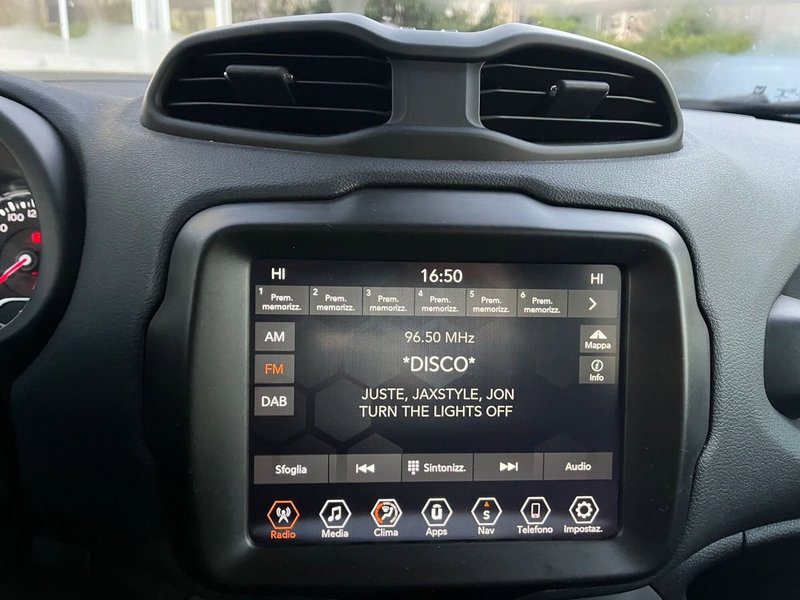 Jeep Renegade usata a Milano (19)