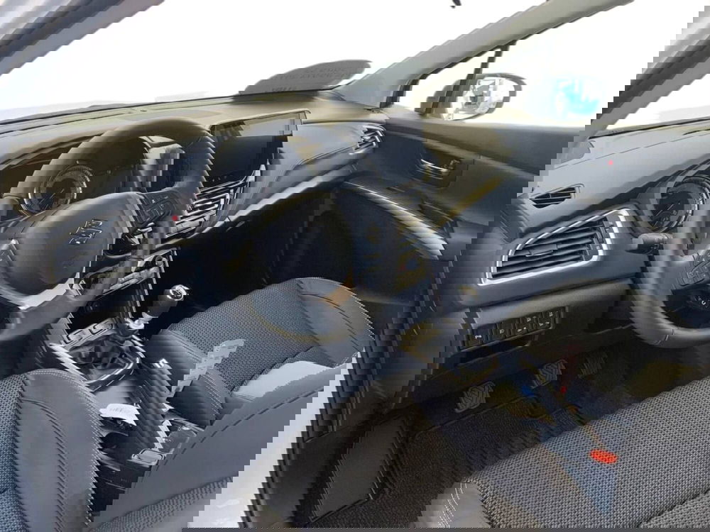 Suzuki S-Cross nuova a Pistoia (9)