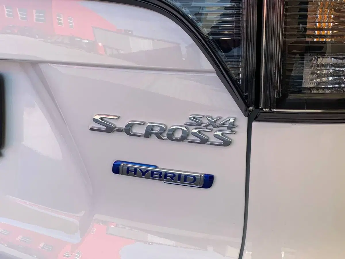 Suzuki S-Cross nuova a Pistoia (11)