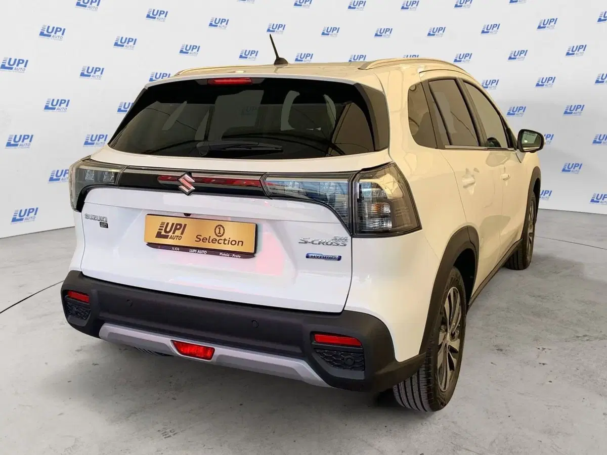 Suzuki S-Cross nuova a Pistoia (8)