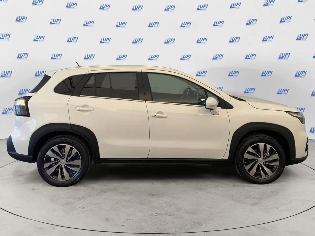 Suzuki S-Cross nuova a Pistoia (9)