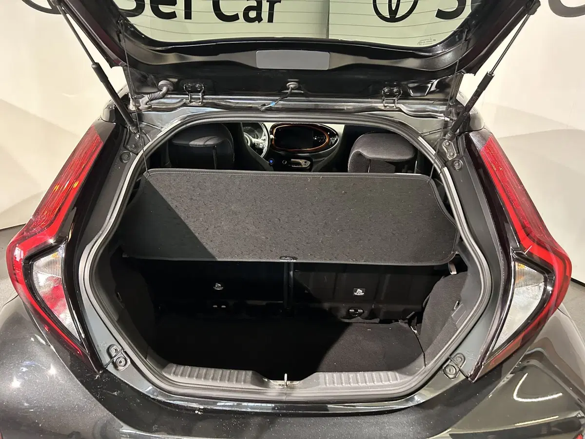 Toyota Aygo X usata a Milano (11)