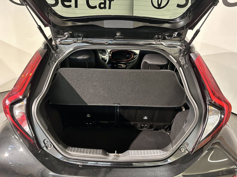 Toyota Aygo X usata a Milano (11)