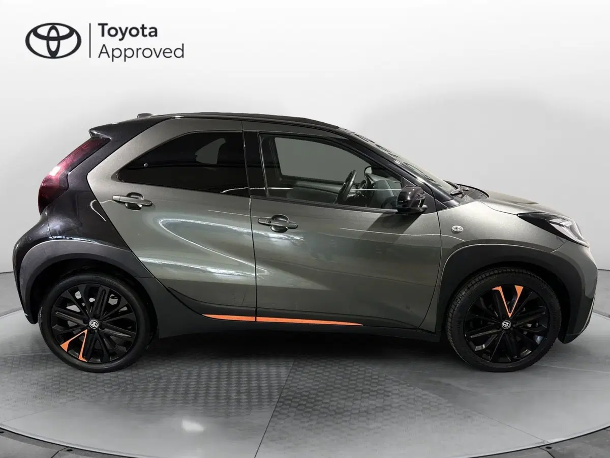 Toyota Aygo X usata a Milano (14)