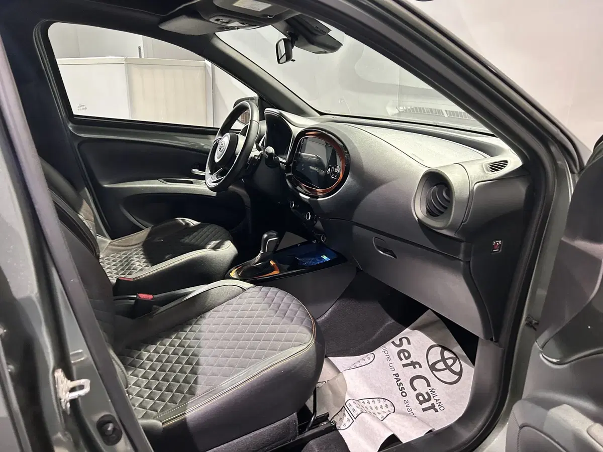 Toyota Aygo X usata a Milano (6)