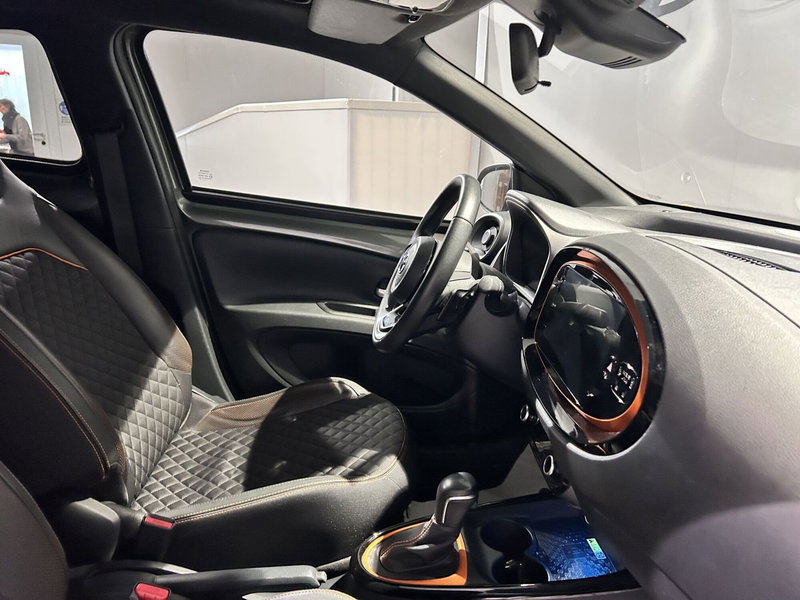Toyota Aygo X usata a Milano (7)