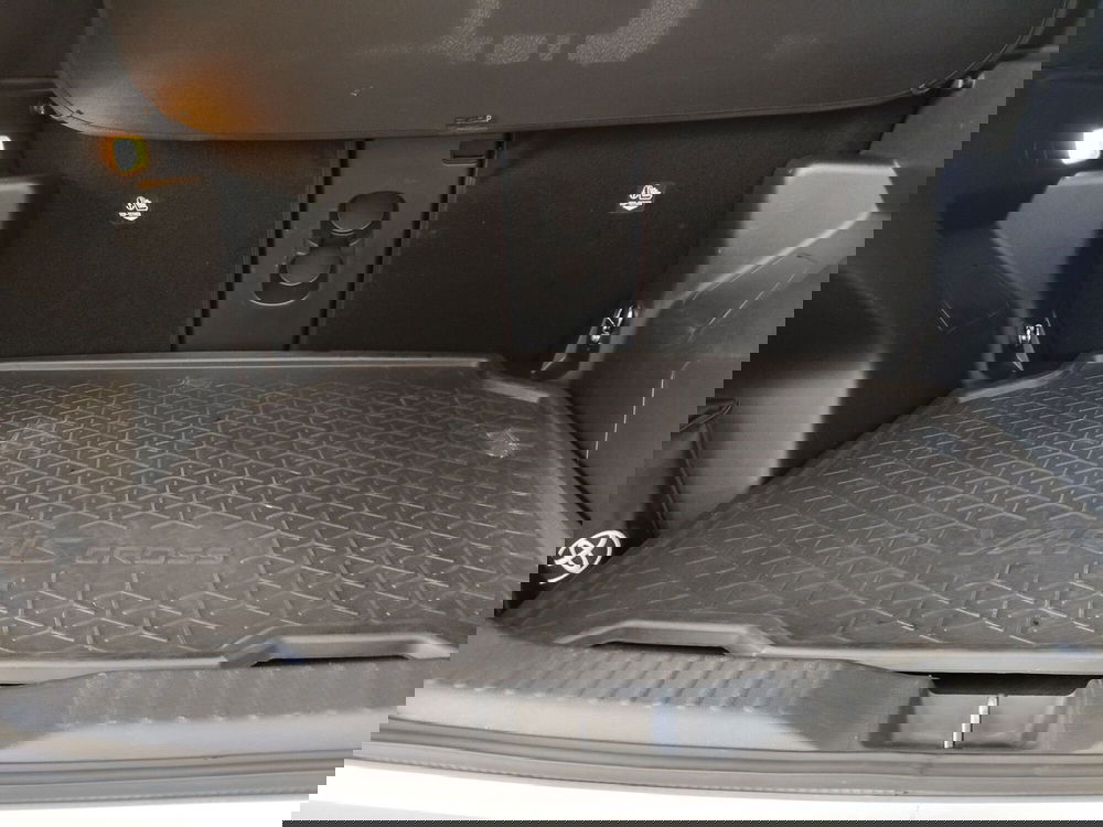 Toyota Yaris Cross usata a Roma (14)